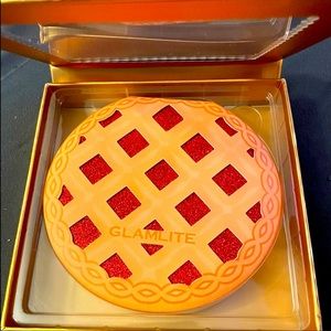 GLAMLITE PIE PALETTE SAMPLED ONCE